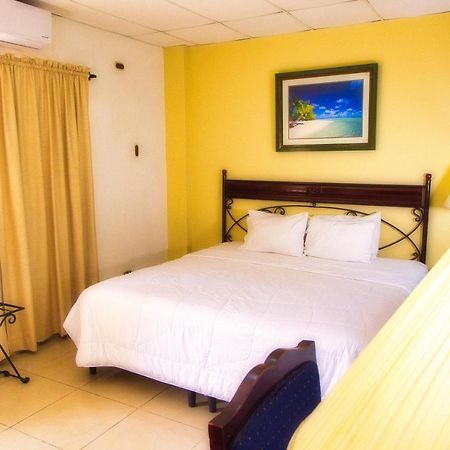 Hotel Santa Elena Antiguo Cuscatlán Екстериор снимка