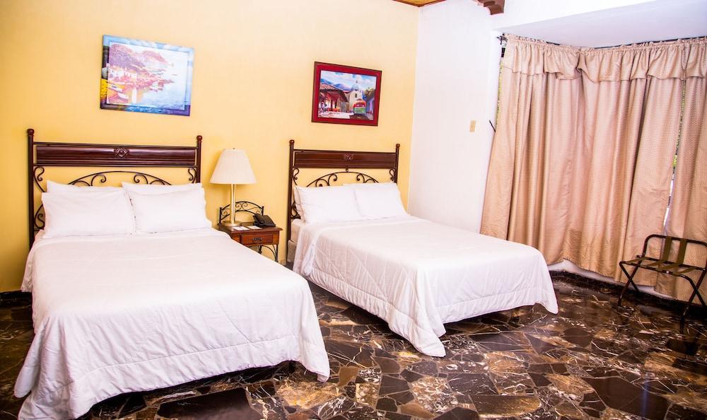 Hotel Santa Elena Antiguo Cuscatlán Екстериор снимка