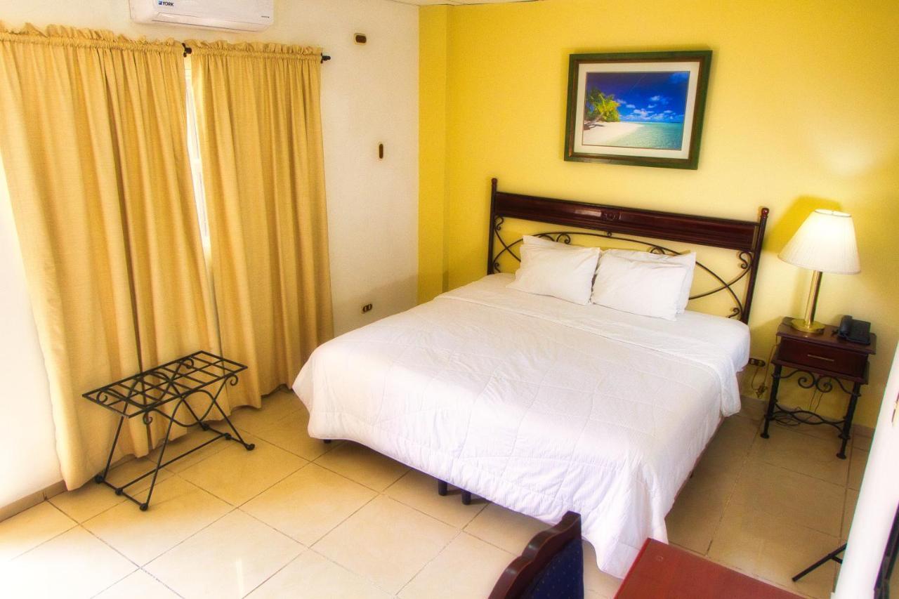 Hotel Santa Elena Antiguo Cuscatlán Екстериор снимка
