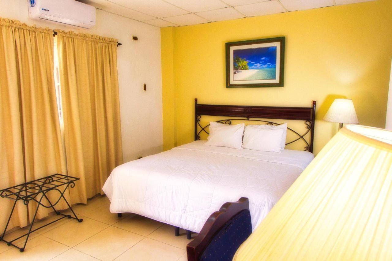 Hotel Santa Elena Antiguo Cuscatlán Екстериор снимка