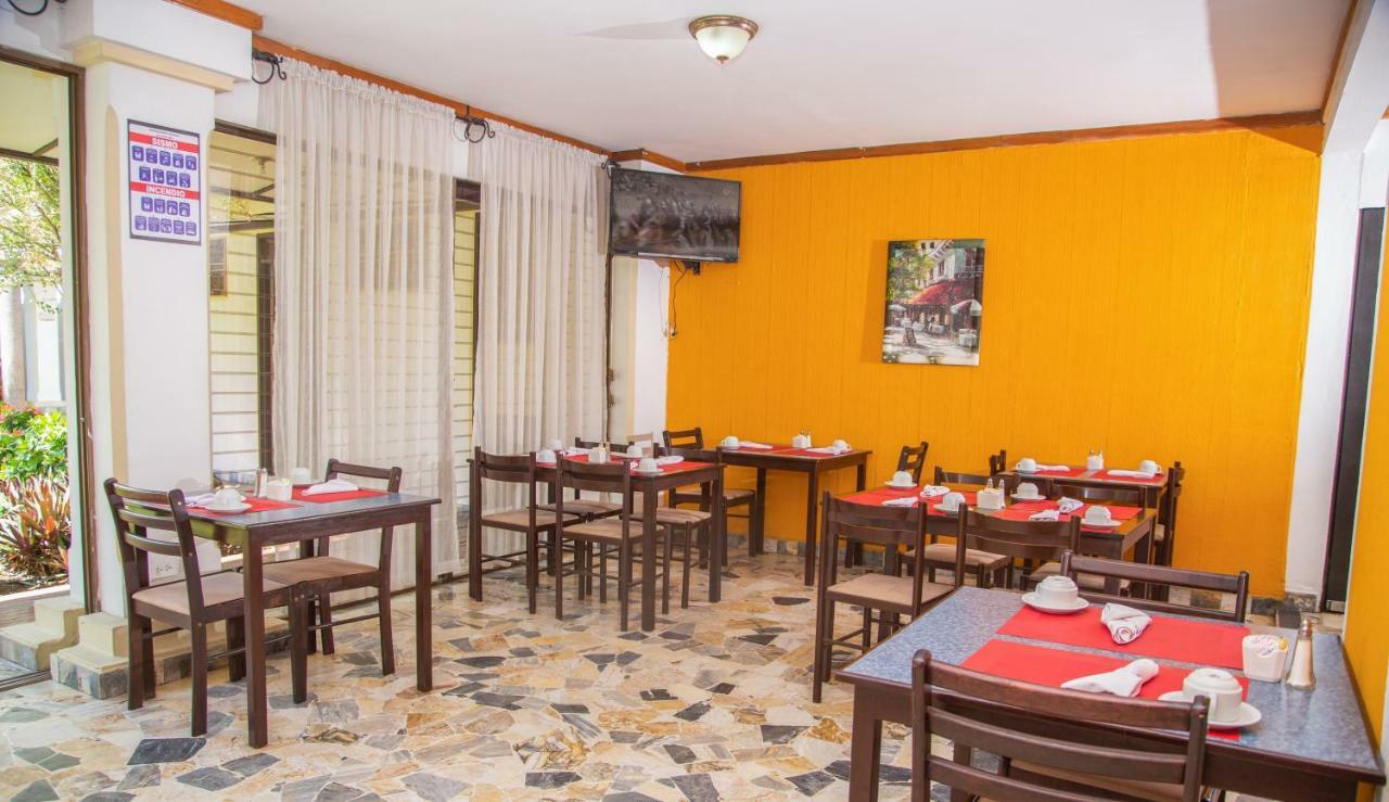Hotel Santa Elena Antiguo Cuscatlán Екстериор снимка