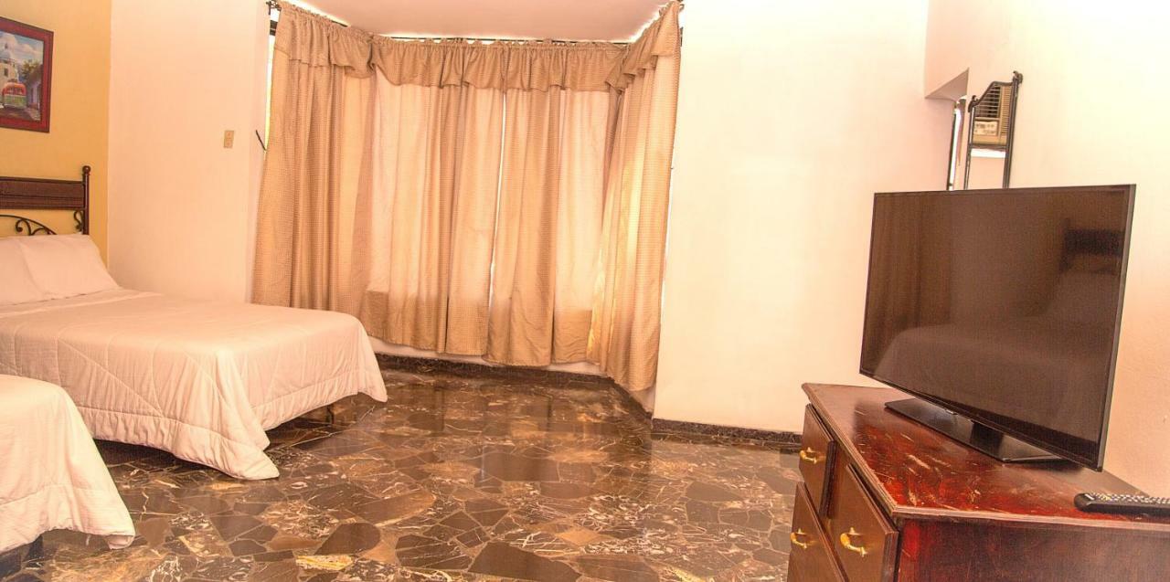 Hotel Santa Elena Antiguo Cuscatlán Екстериор снимка