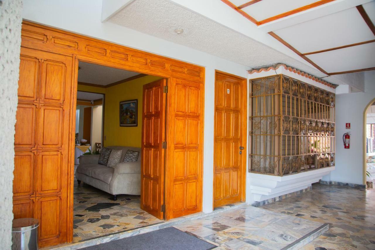 Hotel Santa Elena Antiguo Cuscatlán Екстериор снимка