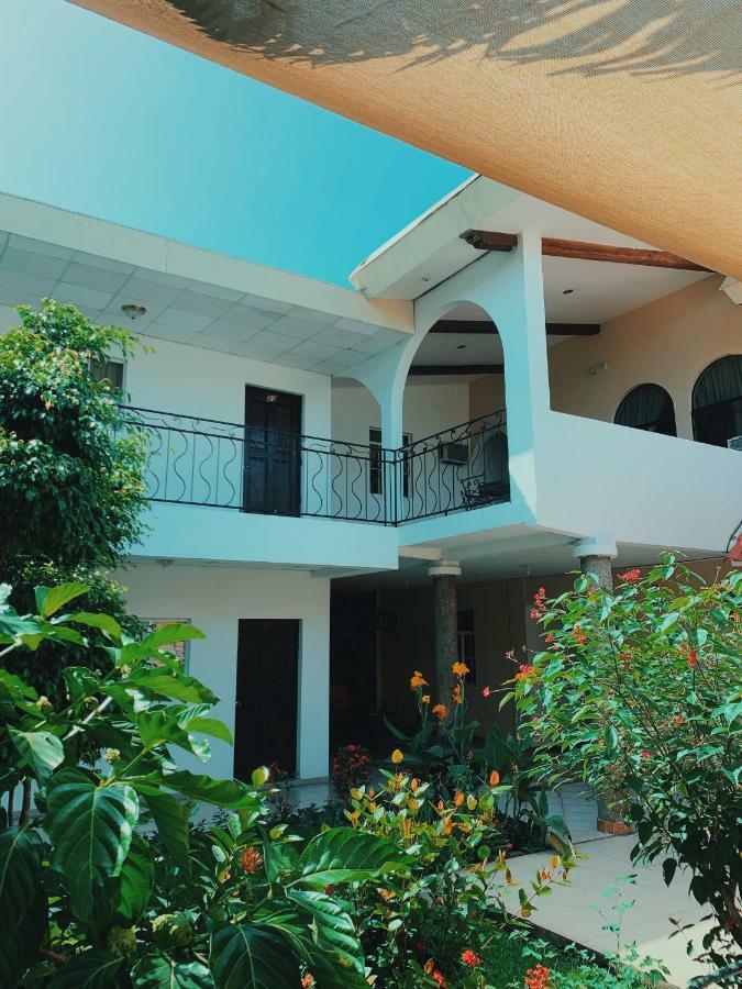 Hotel Santa Elena Antiguo Cuscatlán Екстериор снимка
