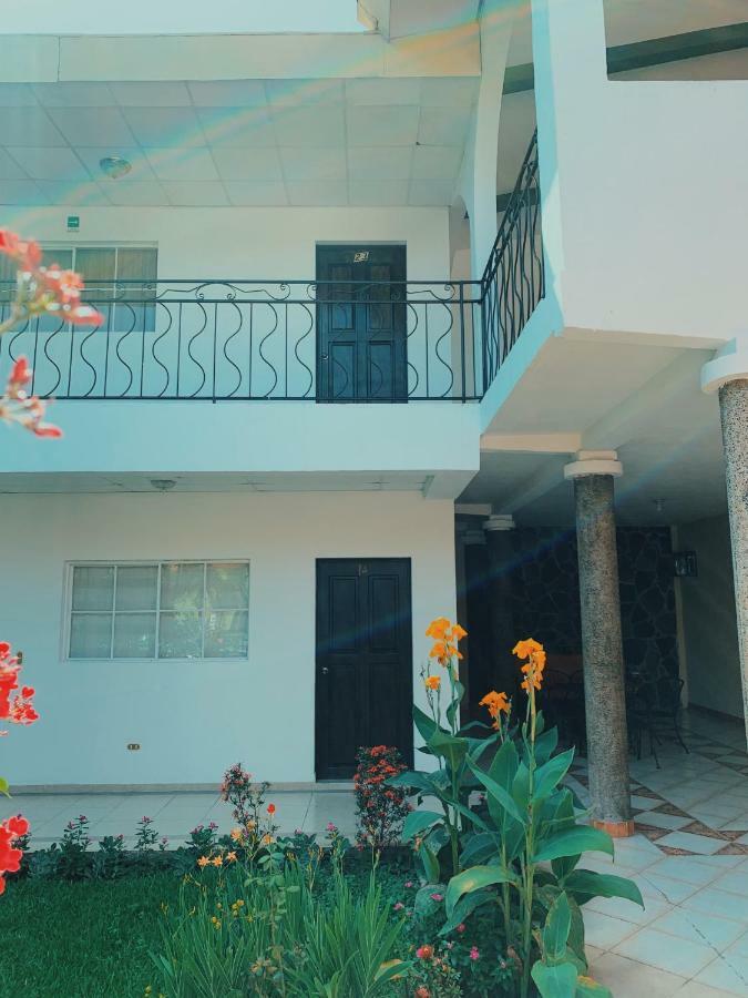 Hotel Santa Elena Antiguo Cuscatlán Екстериор снимка